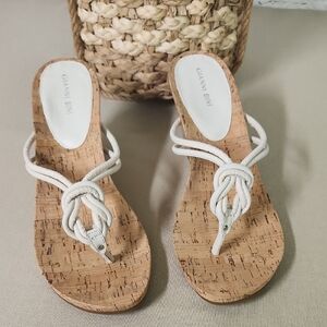 Gianni Bini White Cork Knot Sandals Size 11